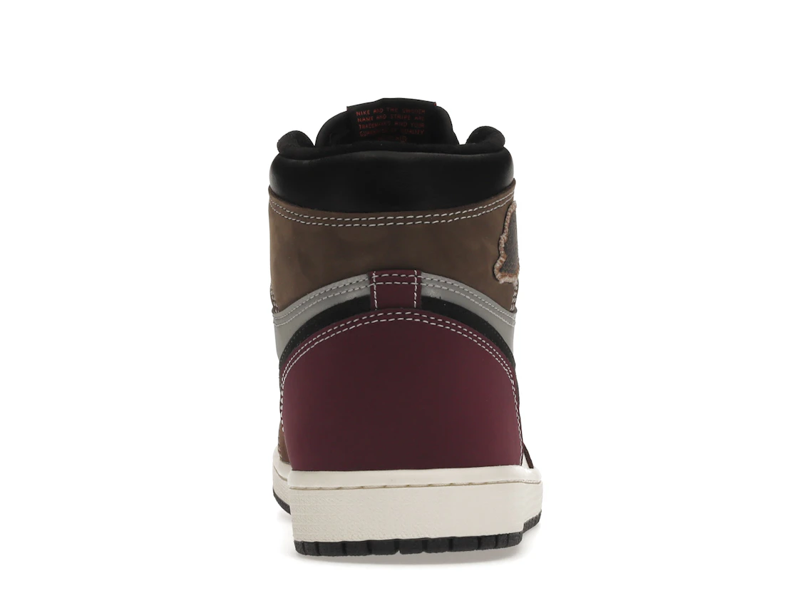 Vue 28 de Jordan 1 Retro High OG Hand Crafted
