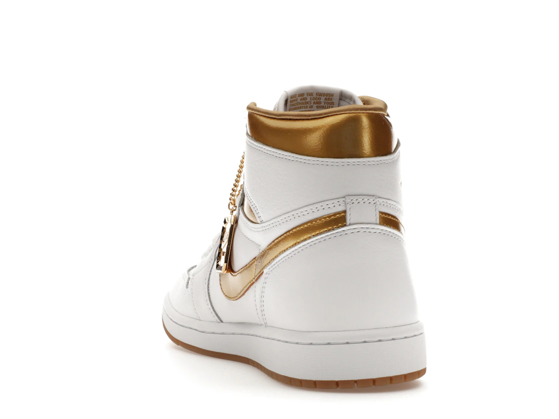 Vue 26 de Jordan 1 Retro High OG Metallic Gold 