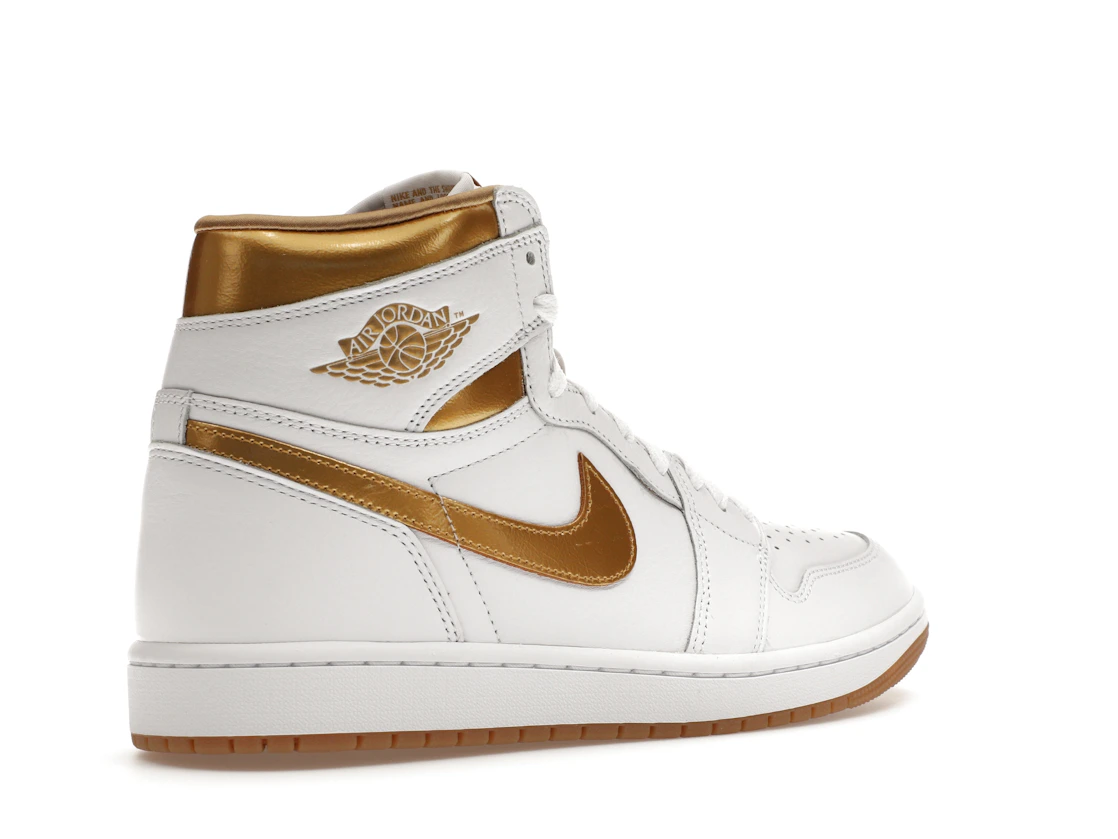 Vue 33 de Jordan 1 Retro High OG Metallic Gold 