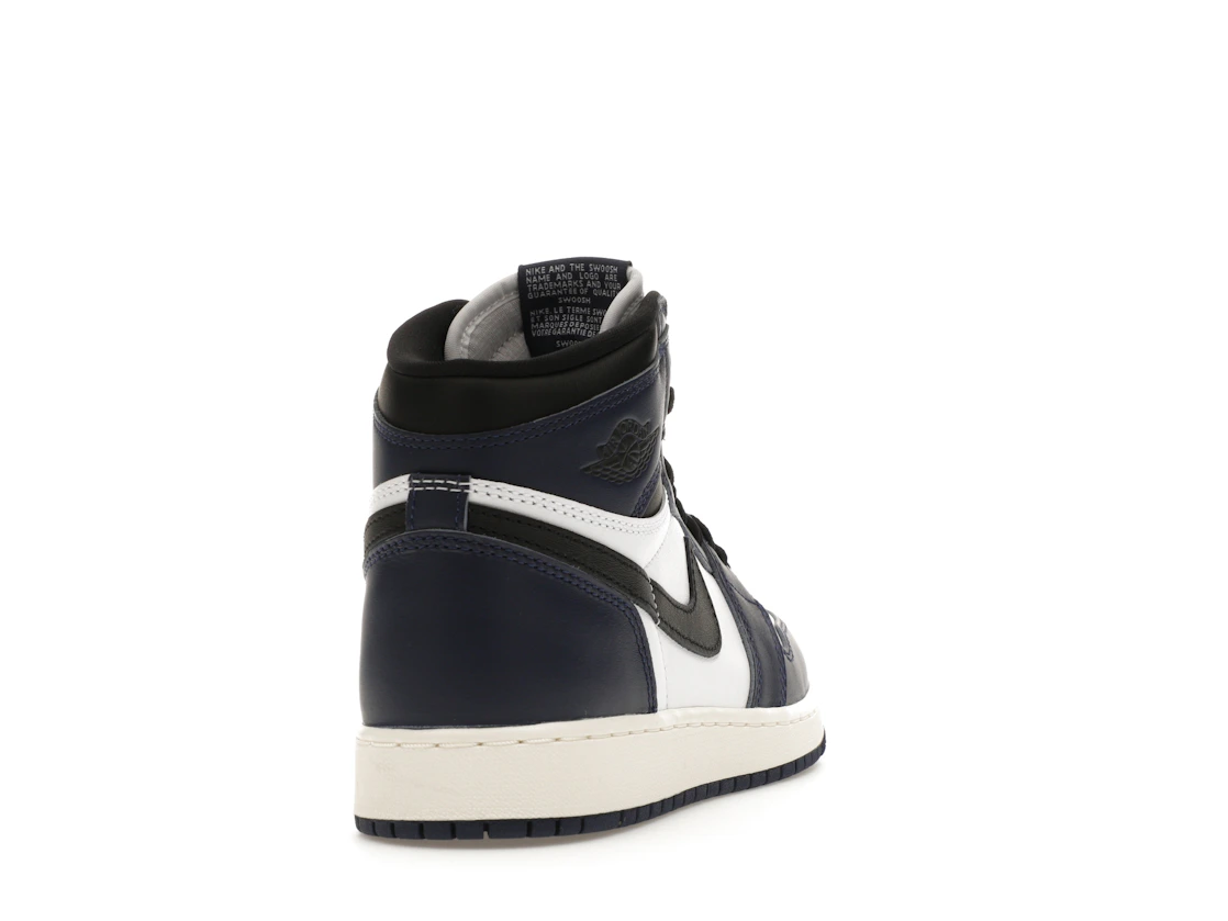 Vue 30 de Jordan 1 Retro High OG Midnight Navy (GS)