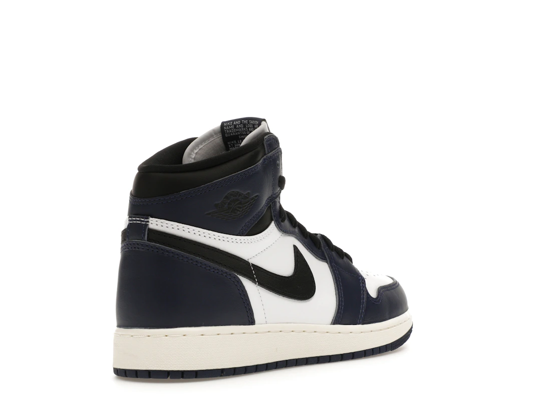 Vue 32 de Jordan 1 Retro High OG Midnight Navy (GS)