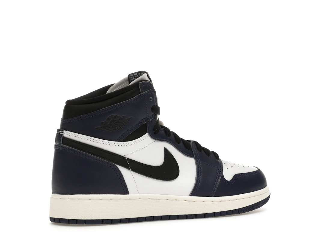 Vue 34 de Jordan 1 Retro High OG Midnight Navy (GS)