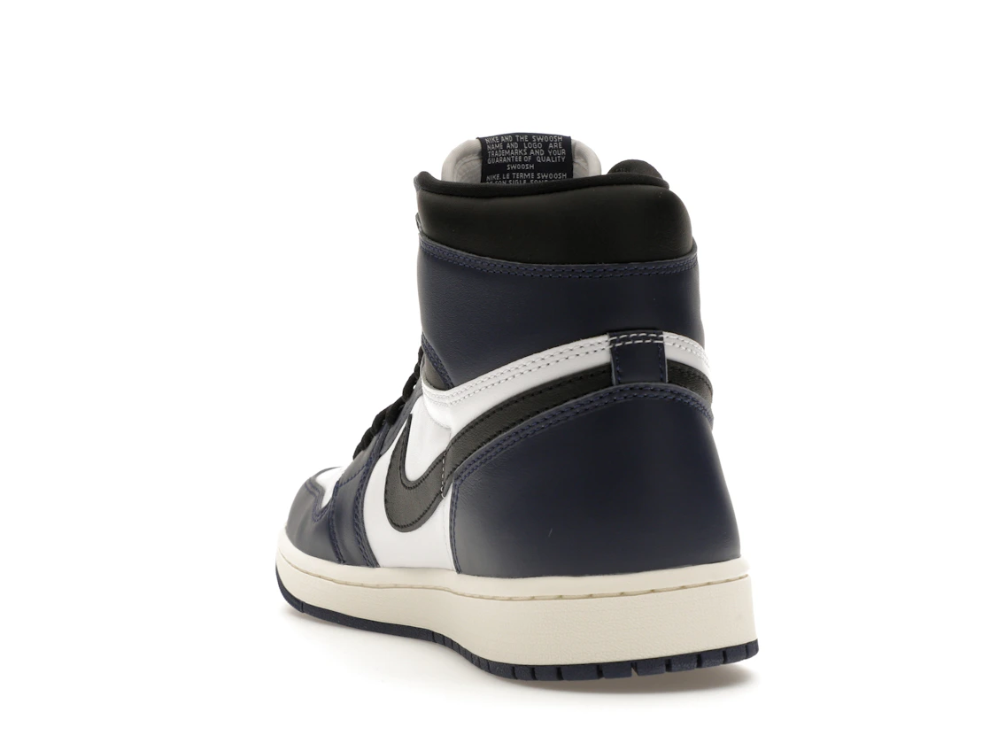 Vue 26 de Jordan 1 Retro High OG Midnight Navy