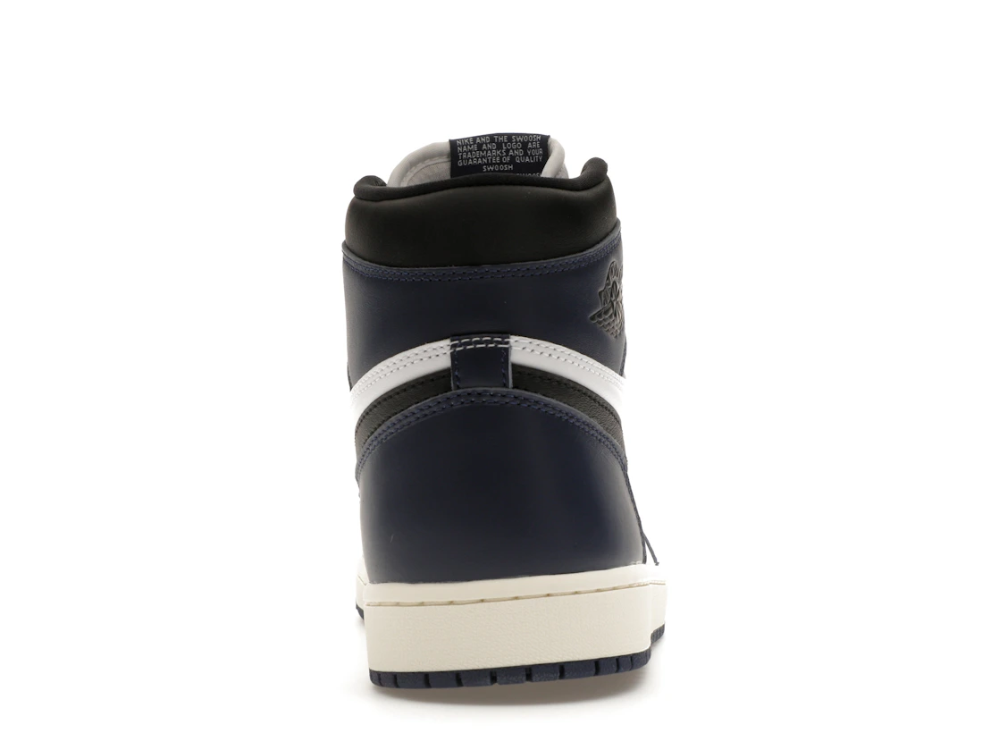 Vue 28 de Jordan 1 Retro High OG Midnight Navy