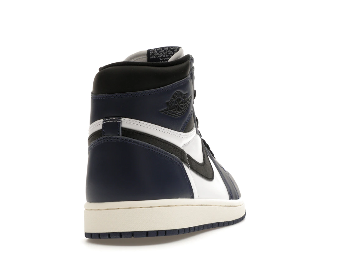 Vue 30 de Jordan 1 Retro High OG Midnight Navy