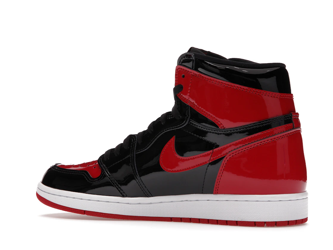 Vue 22 de Jordan 1 Retro High OG Patent Bred