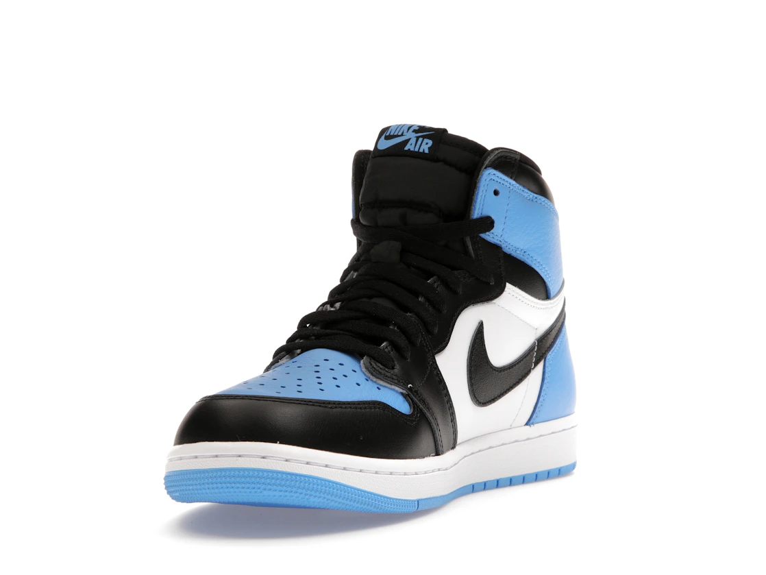 Vue 13 de Jordan 1 Retro High OG UNC Toe