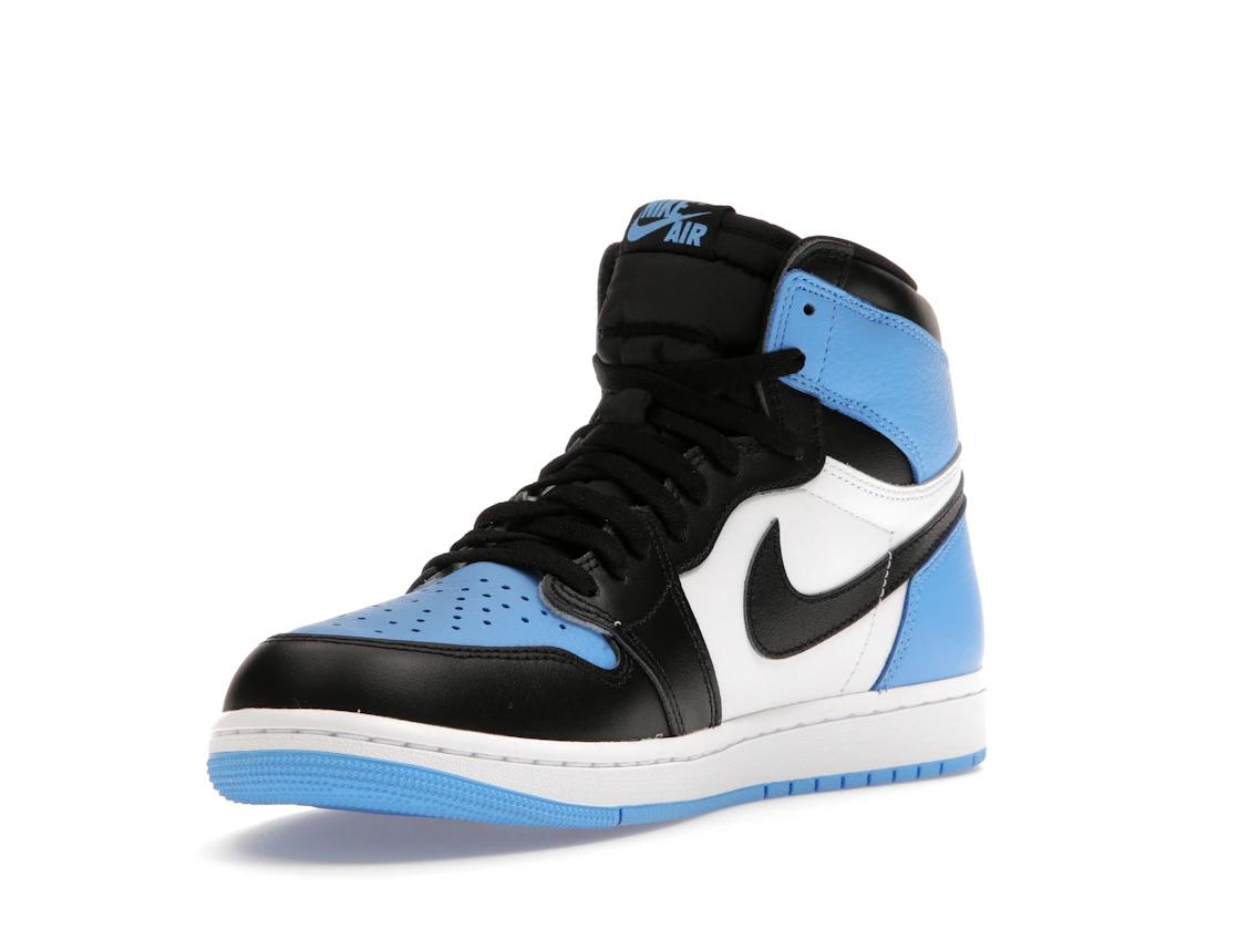 Vue 14 de Jordan 1 Retro High OG UNC Toe