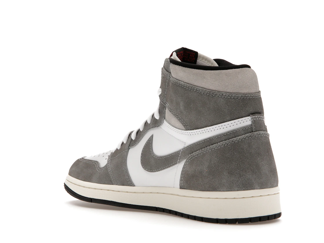 Vue 24 de Jordan 1 Retro High OG Washed Black