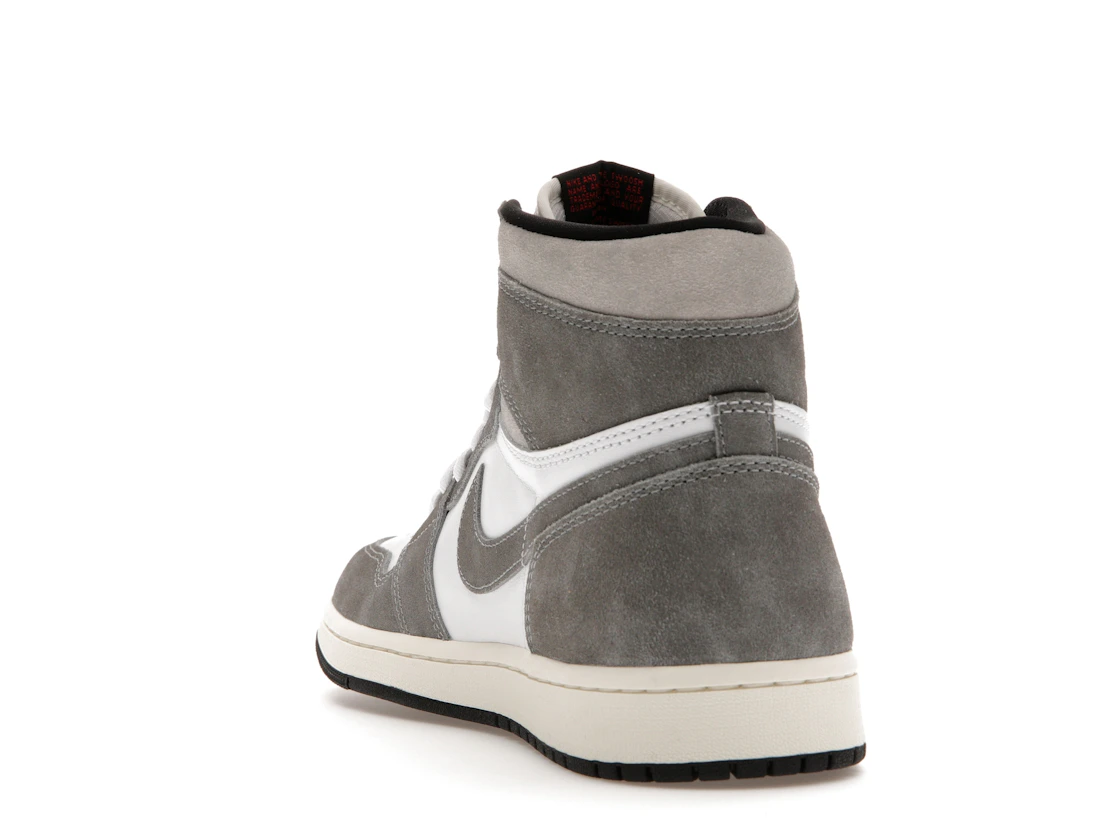 Vue 26 de Jordan 1 Retro High OG Washed Black