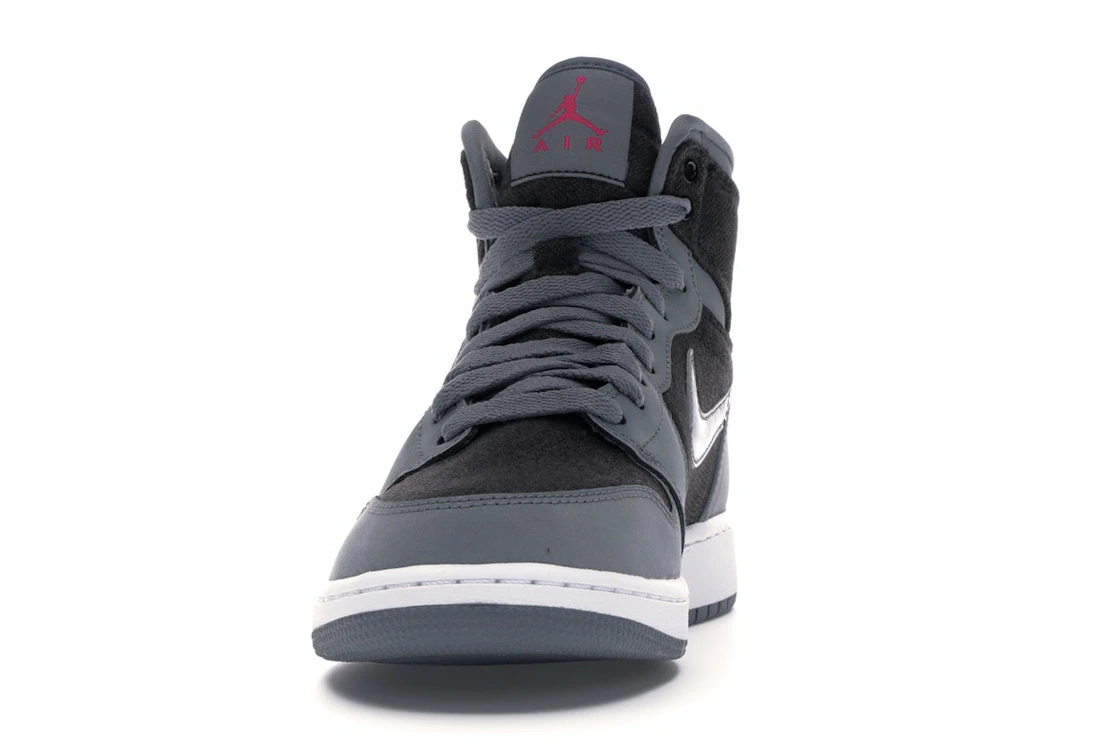 Vue 11 de Jordan 1 Retro High Cool Grey Vivid Pink (GS)