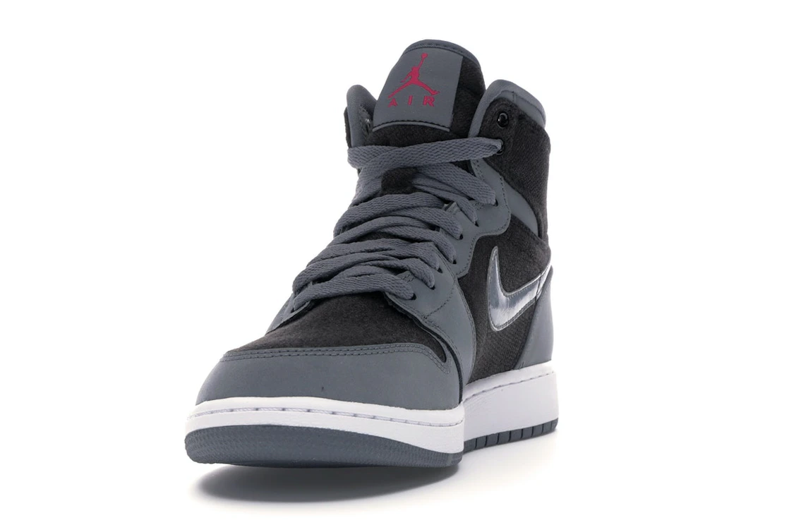 Vue 12 de Jordan 1 Retro High Cool Grey Vivid Pink (GS)