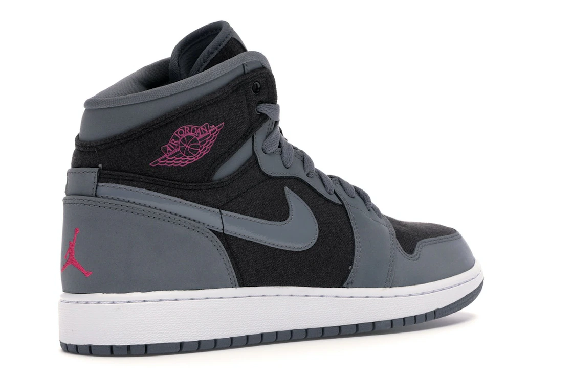Vue 33 de Jordan 1 Retro High Cool Grey Vivid Pink (GS)