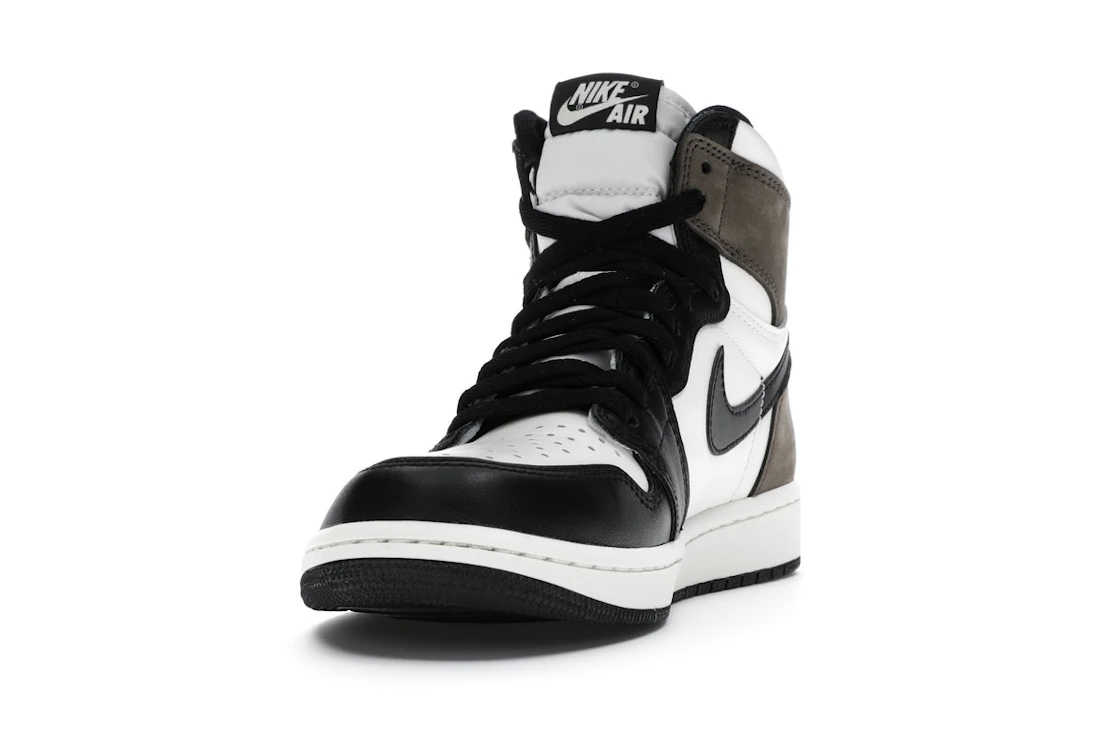 Vue 12 de Jordan 1 Retro High Dark Mocha