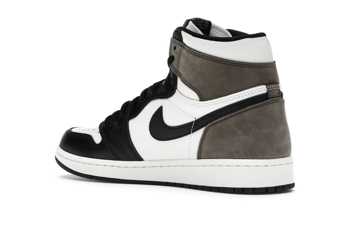 Vue 23 de Jordan 1 Retro High Dark Mocha