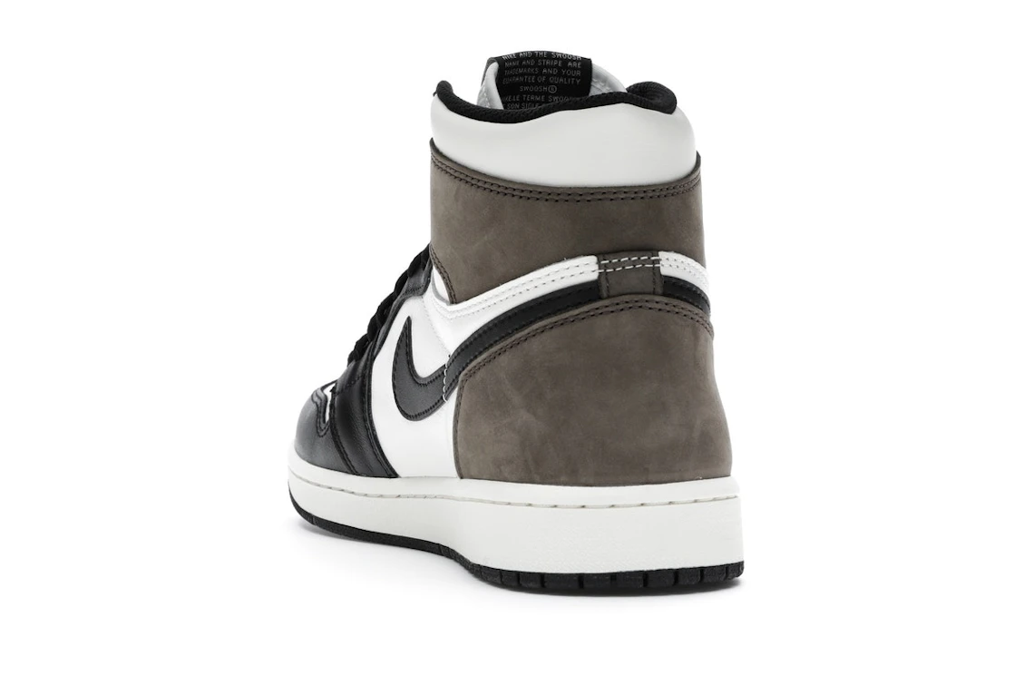 Vue 26 de Jordan 1 Retro High Dark Mocha