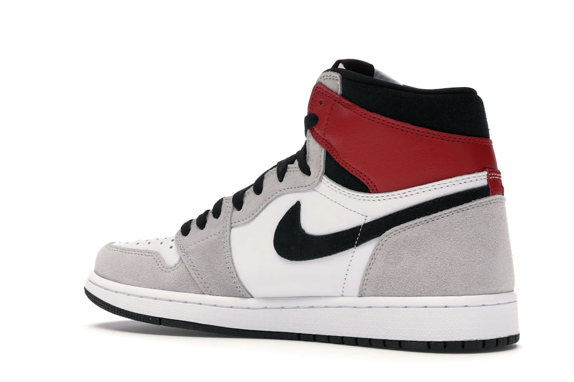 Vue 22 de Jordan 1 Retro High Light Smoke Grey