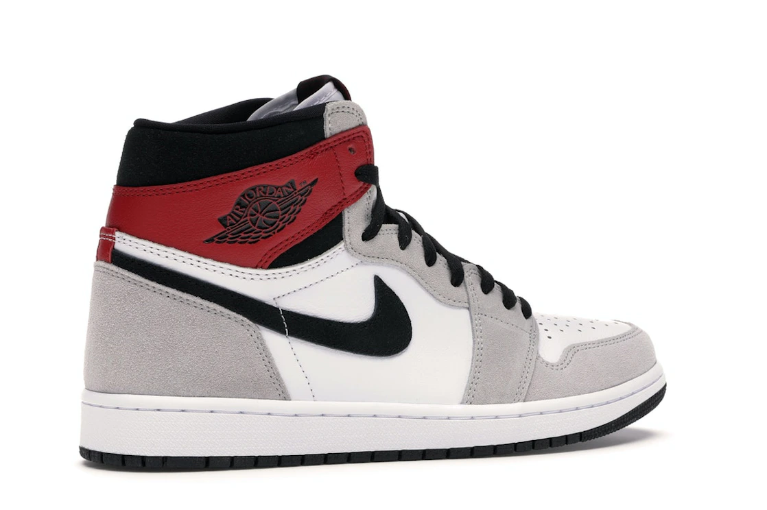 Vue 34 de Jordan 1 Retro High Light Smoke Grey