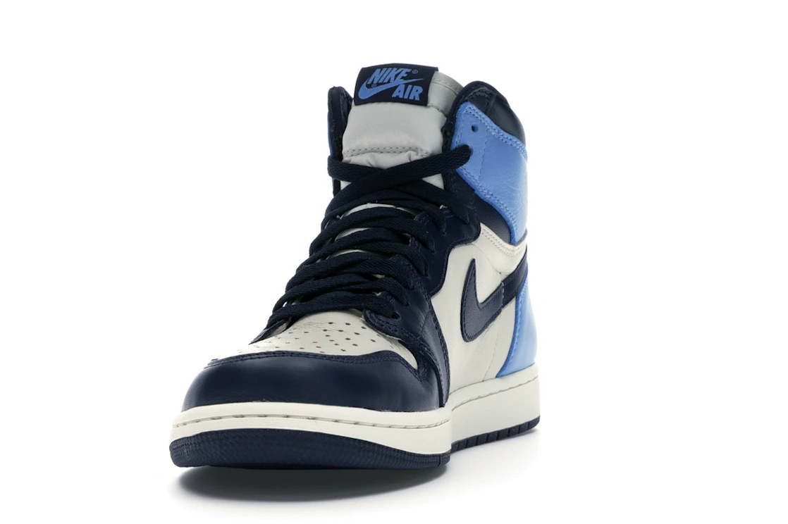 Vue 12 de Jordan 1 Retro High Obsidian