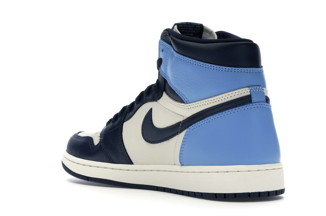 Vue 24 de Jordan 1 Retro High Obsidian