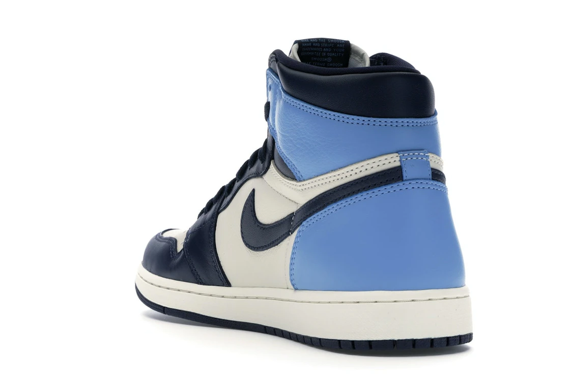 Vue 25 de Jordan 1 Retro High Obsidian