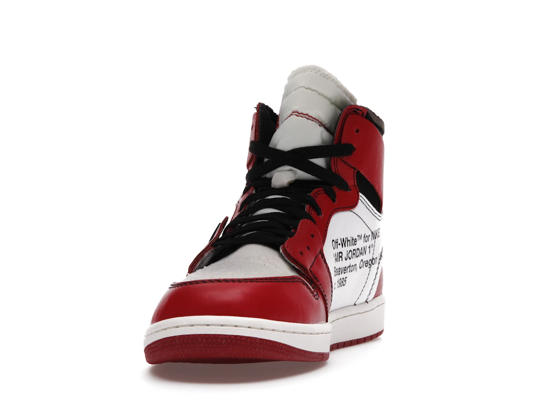 Vue 12 de Jordan 1 Retro High Off-White Chicago