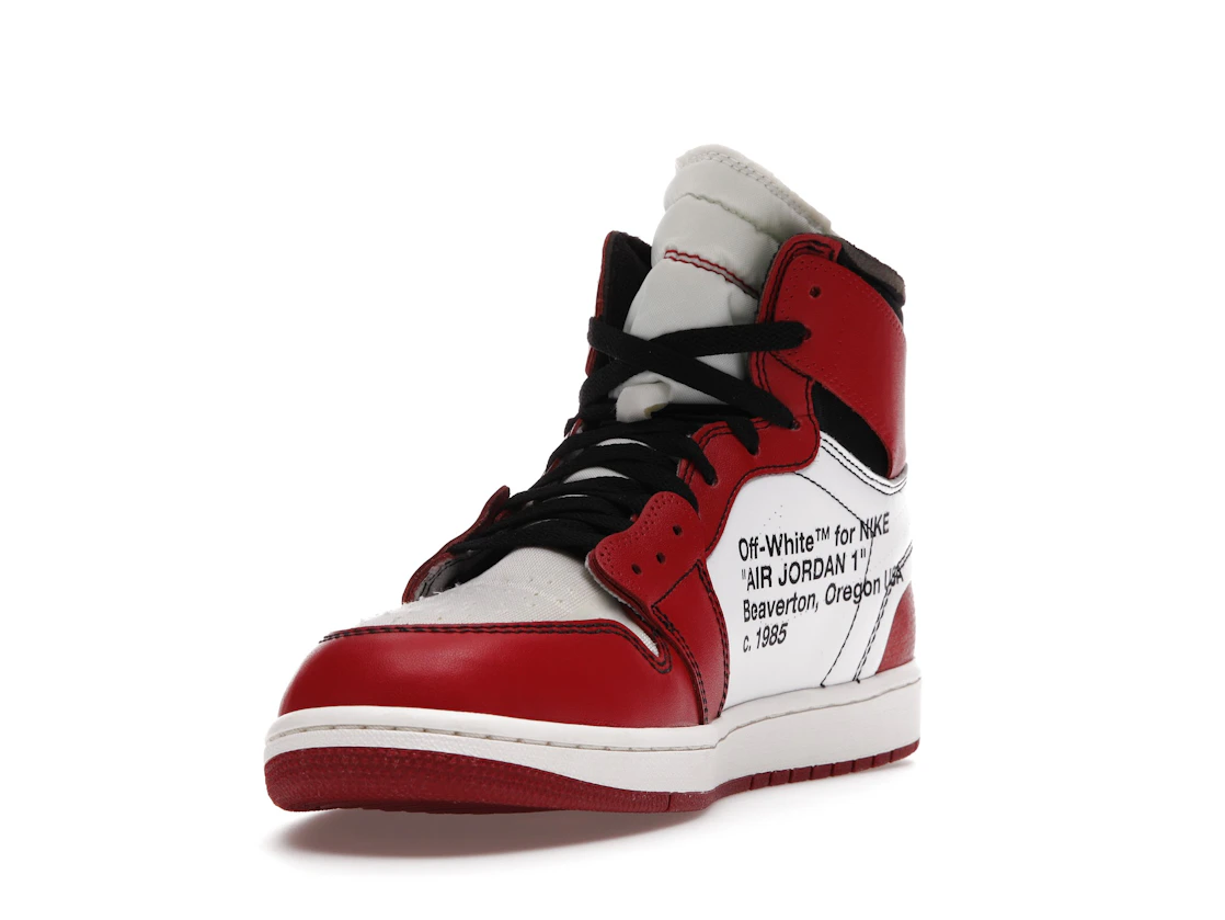 Vue 13 de Jordan 1 Retro High Off-White Chicago
