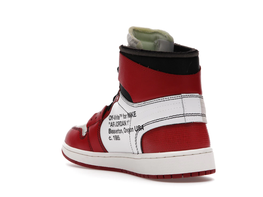 Vue 25 de Jordan 1 Retro High Off-White Chicago
