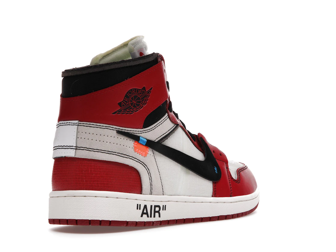 Vue 32 de Jordan 1 Retro High Off-White Chicago