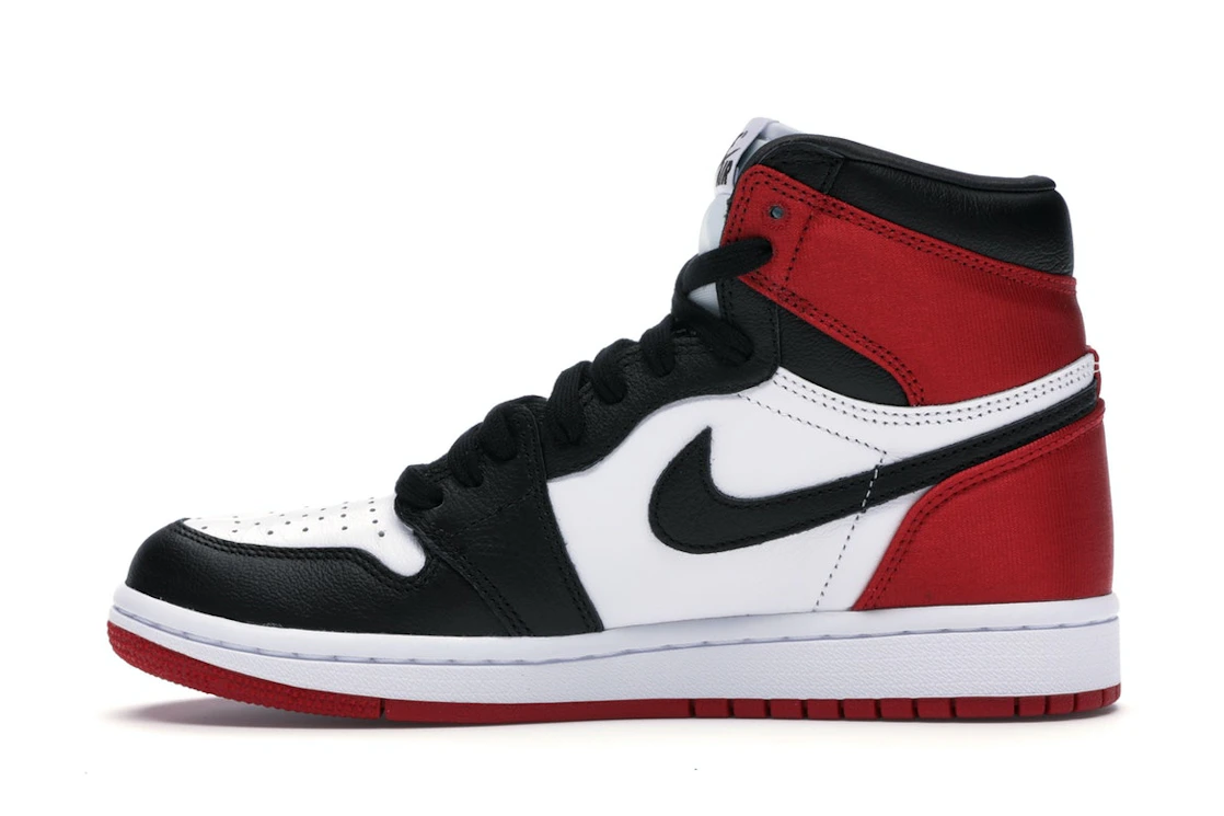 Vue 19 de Jordan 1 Retro High Satin Black Toe 
