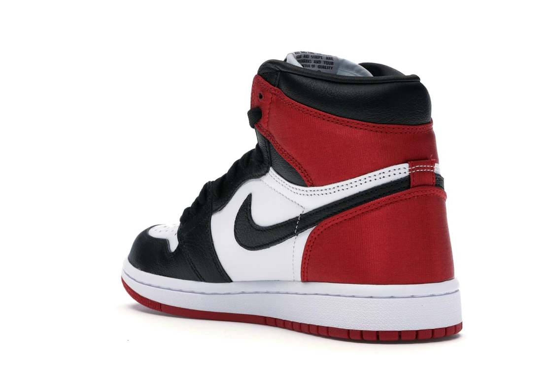 Vue 24 de Jordan 1 Retro High Satin Black Toe 