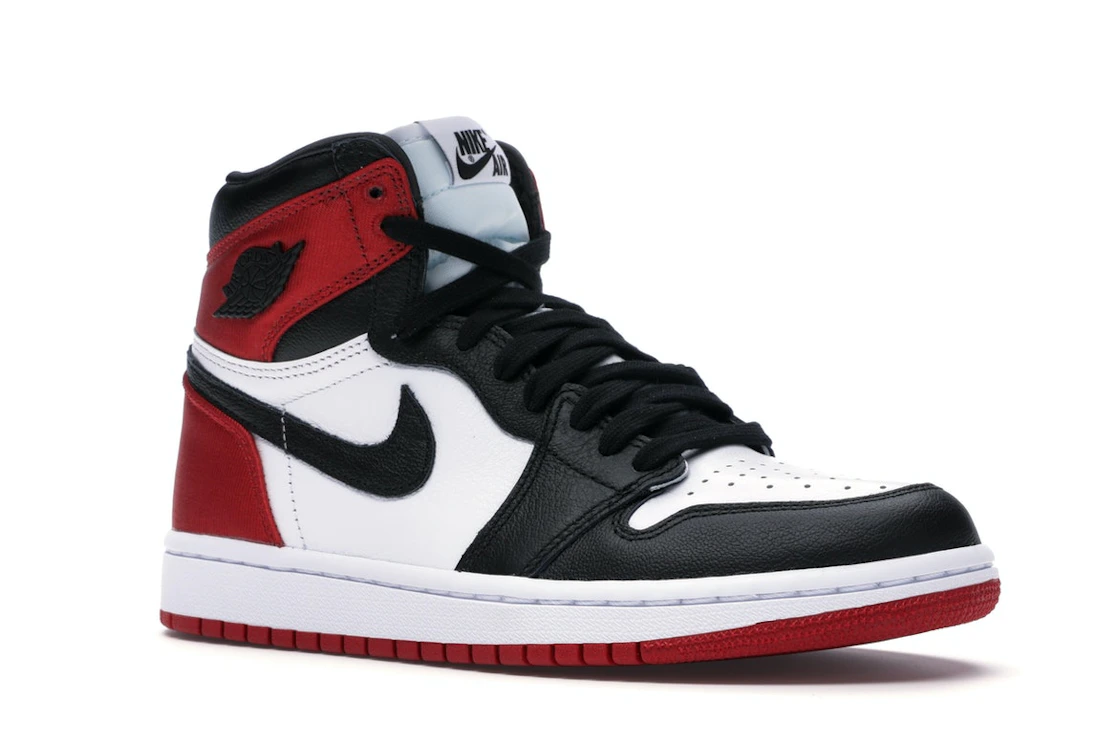 Vue 4 de Jordan 1 Retro High Satin Black Toe 