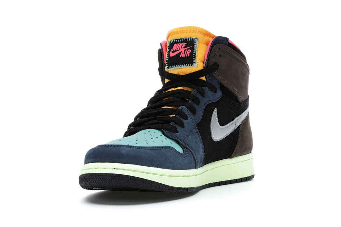 Vue 13 de Jordan 1 Retro High Tokyo Bio Hack