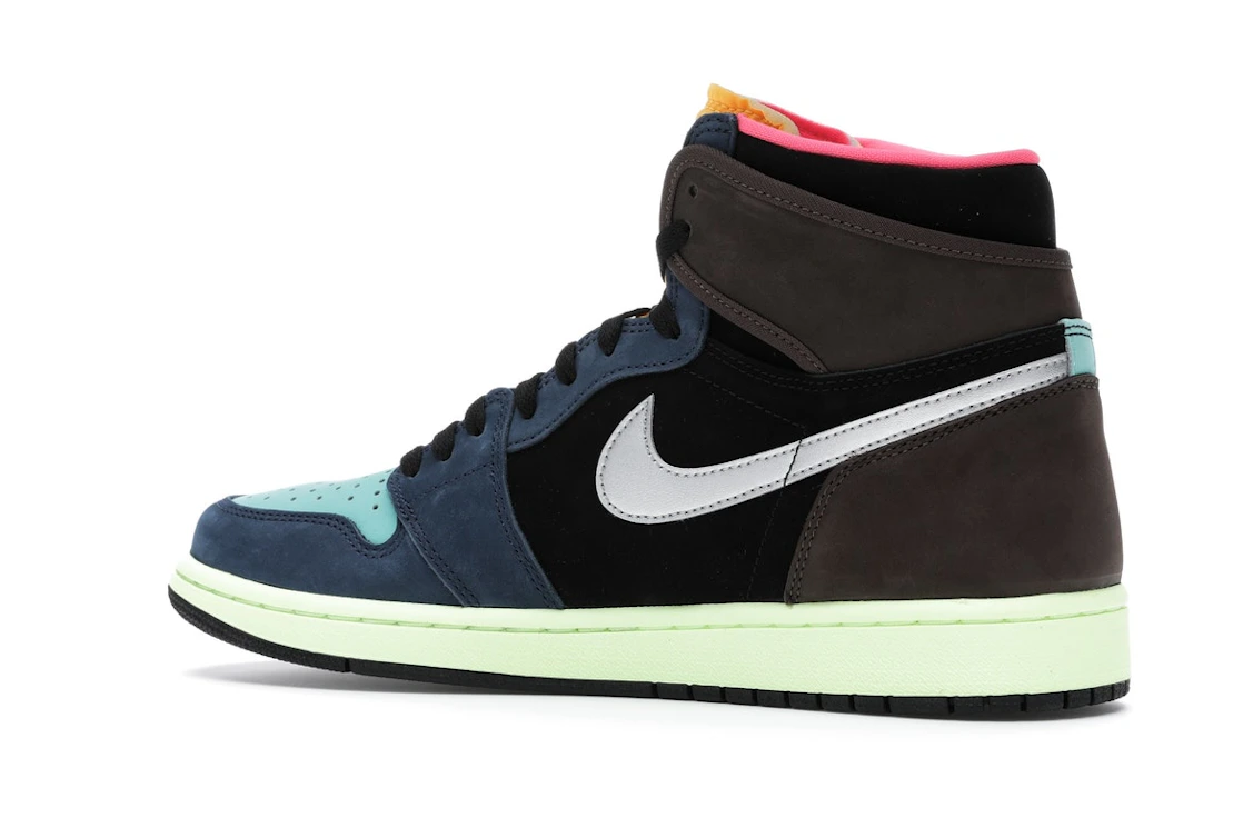 Vue 22 de Jordan 1 Retro High Tokyo Bio Hack