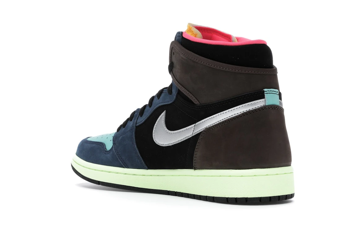 Vue 24 de Jordan 1 Retro High Tokyo Bio Hack