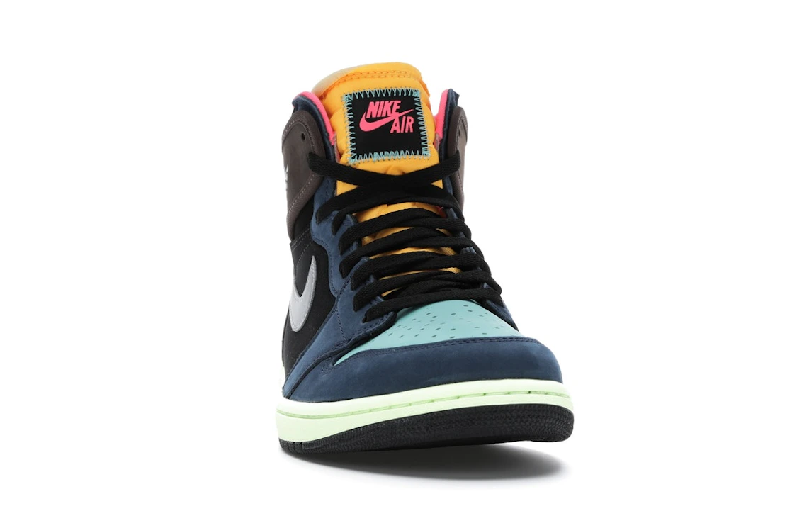 Vue 9 de Jordan 1 Retro High Tokyo Bio Hack