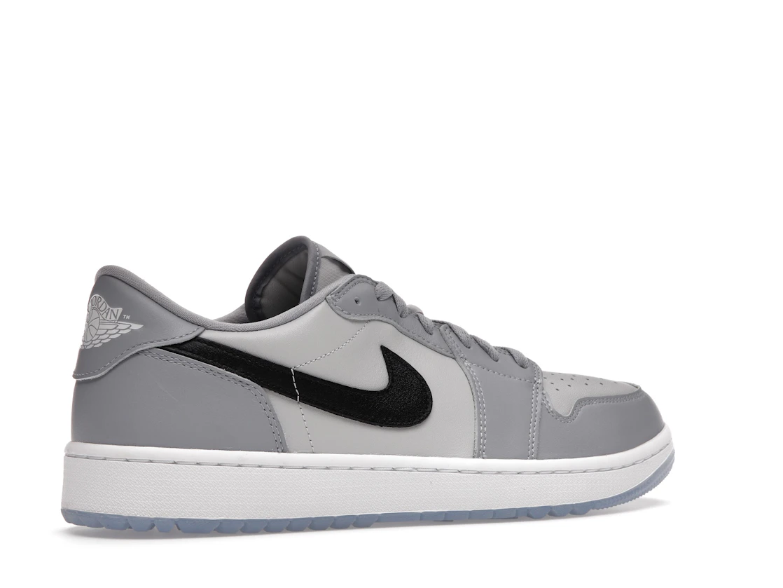Vue 34 de Jordan 1 Retro Low Golf Wolf Grey