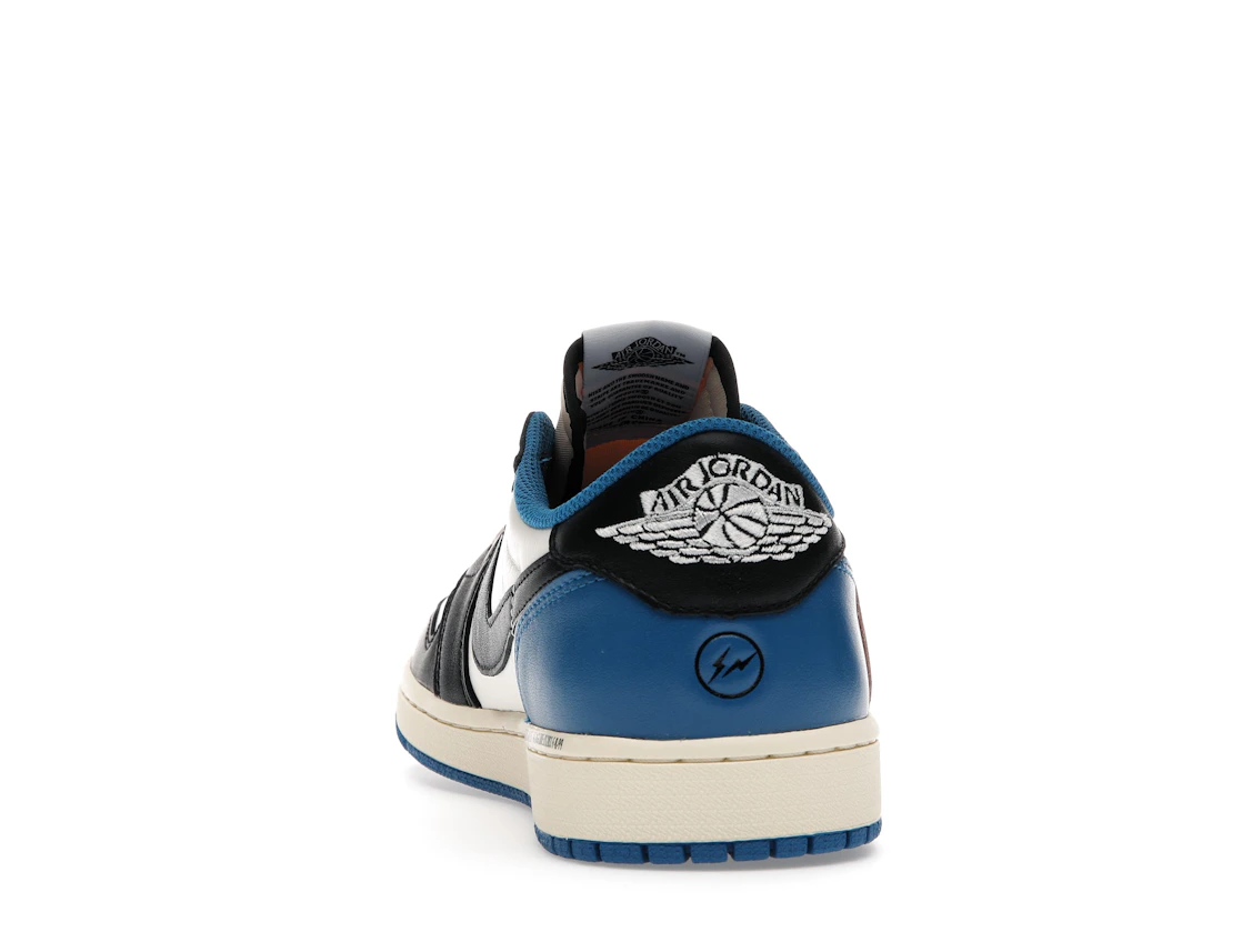 Vue 27 de Jordan 1 Retro Low OG SP Fragment x Travis Scott