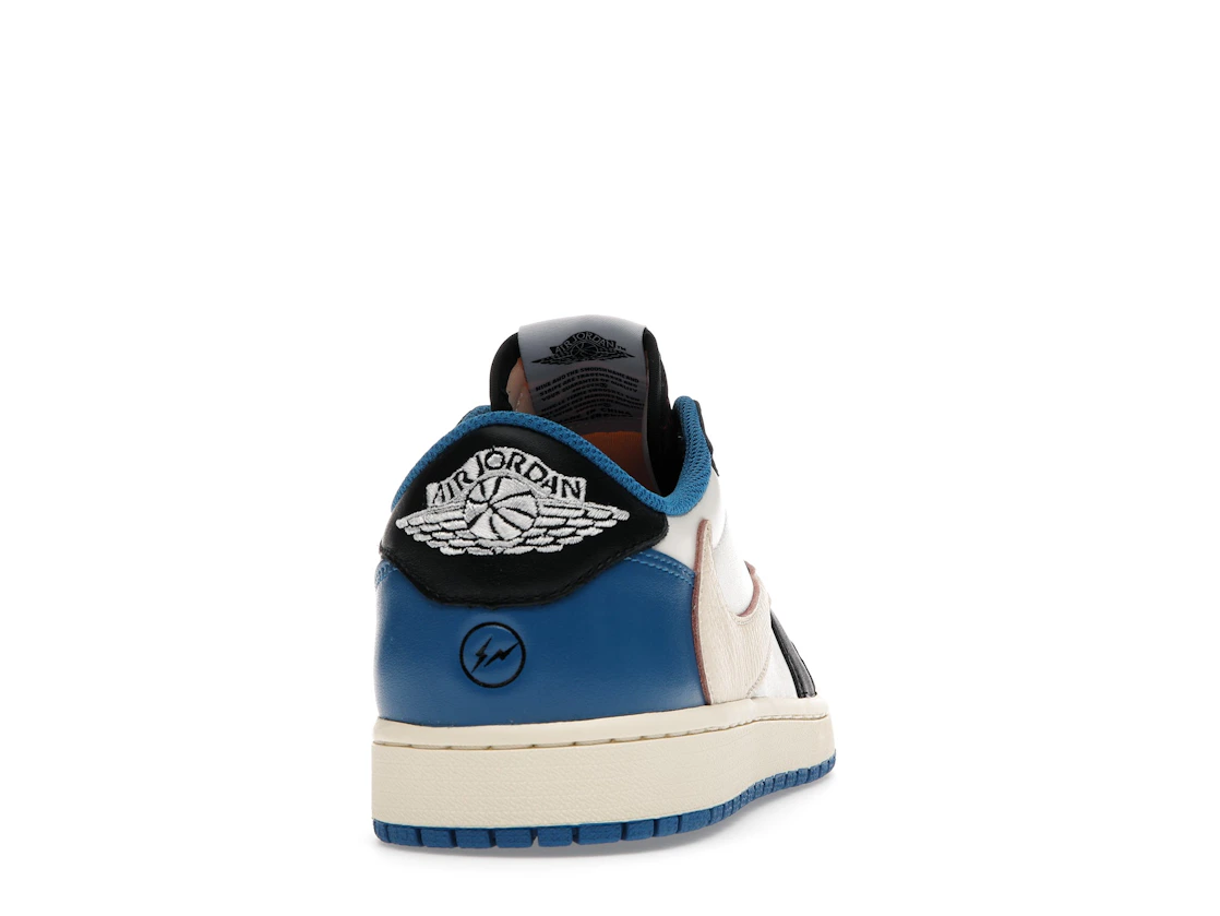 Vue 29 de Jordan 1 Retro Low OG SP Fragment x Travis Scott