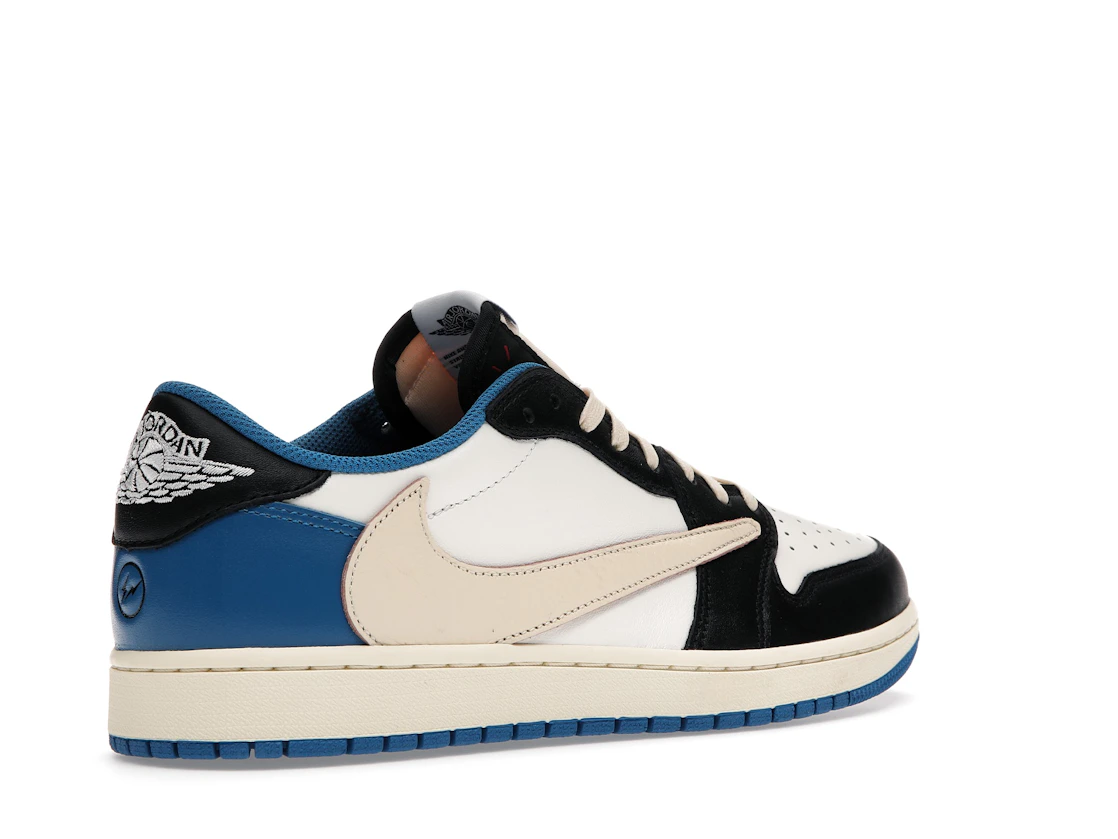 Vue 33 de Jordan 1 Retro Low OG SP Fragment x Travis Scott