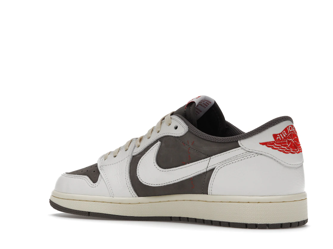 Vue 23 de Jordan 1 Retro Low OG SP Travis Scott Reverse Mocha