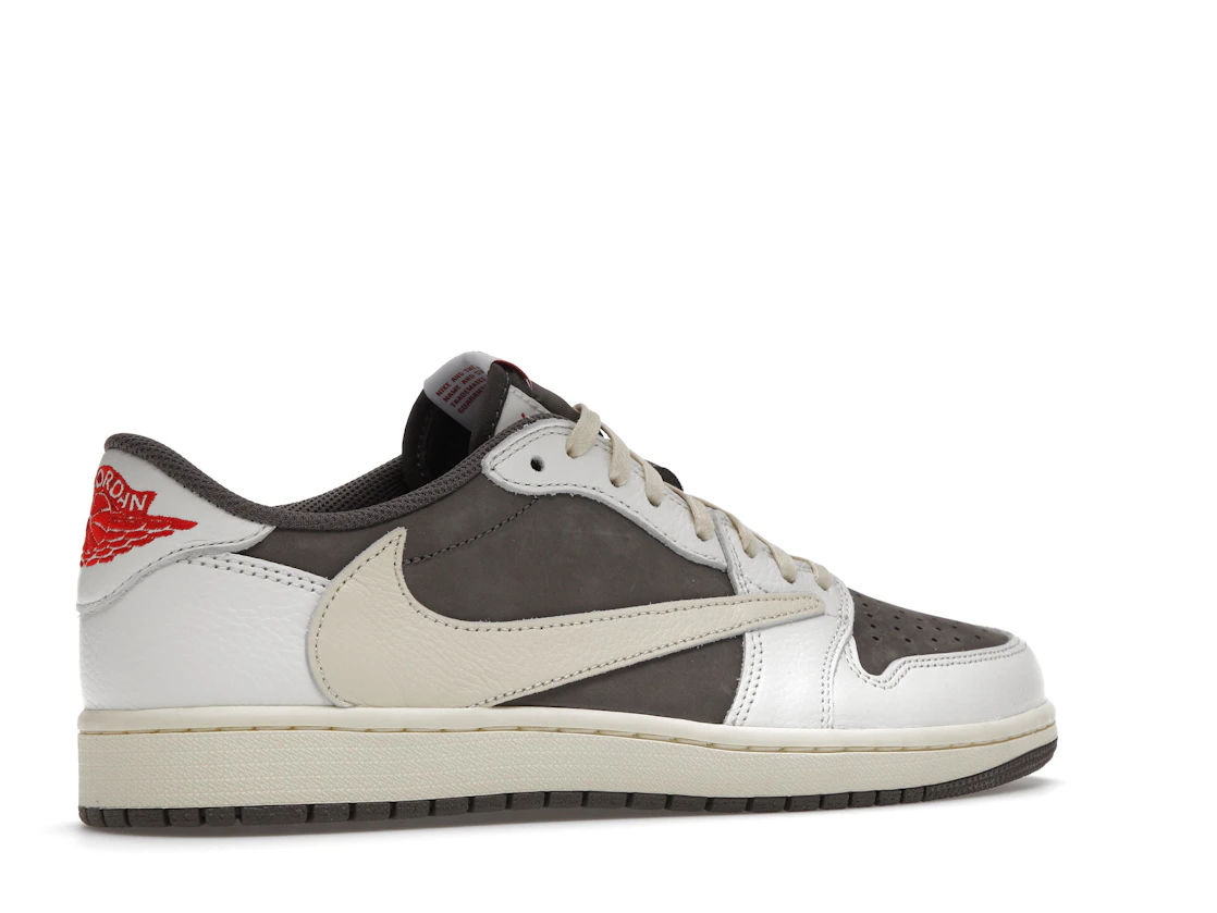 Vue 34 de Jordan 1 Retro Low OG SP Travis Scott Reverse Mocha