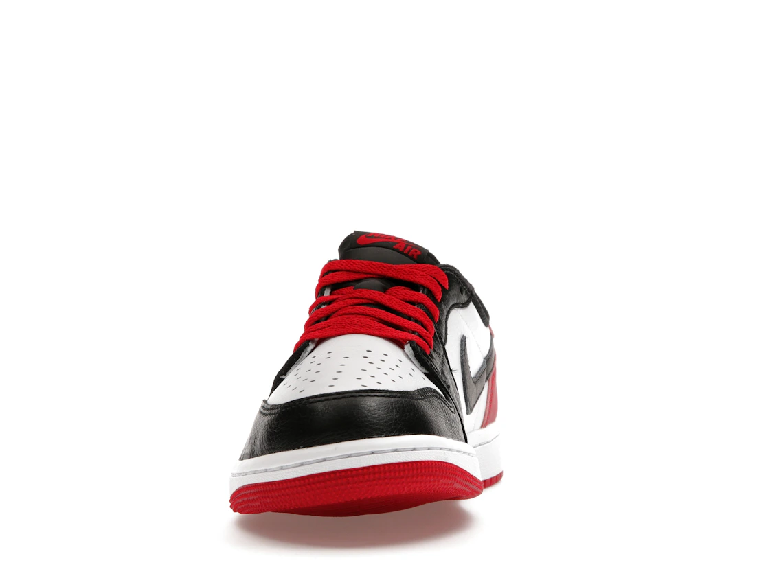 Vue 11 de Jordan 1 Retro Low OG Black Toe (2023)