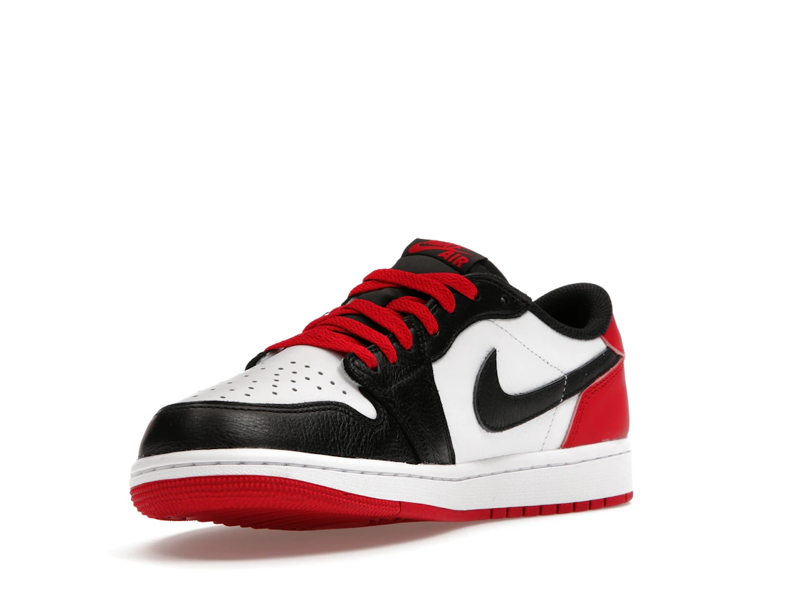 Vue 14 de Jordan 1 Retro Low OG Black Toe (2023)