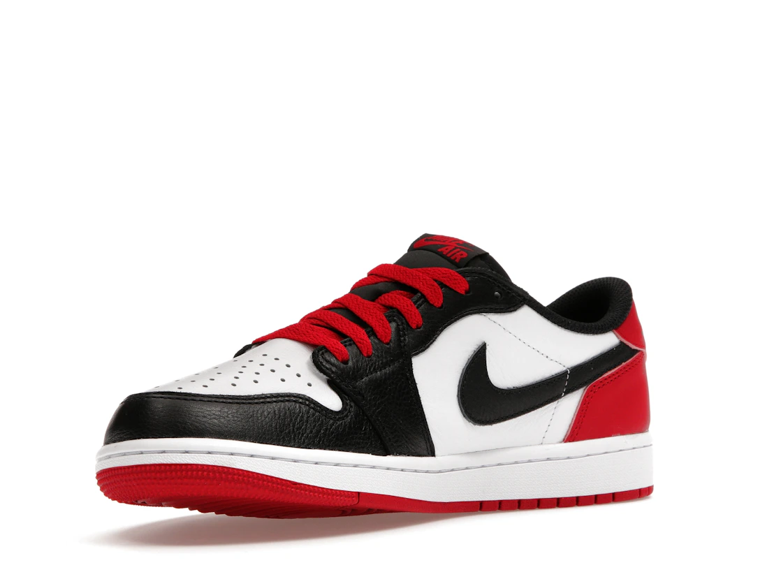 Vue 15 de Jordan 1 Retro Low OG Black Toe (2023)