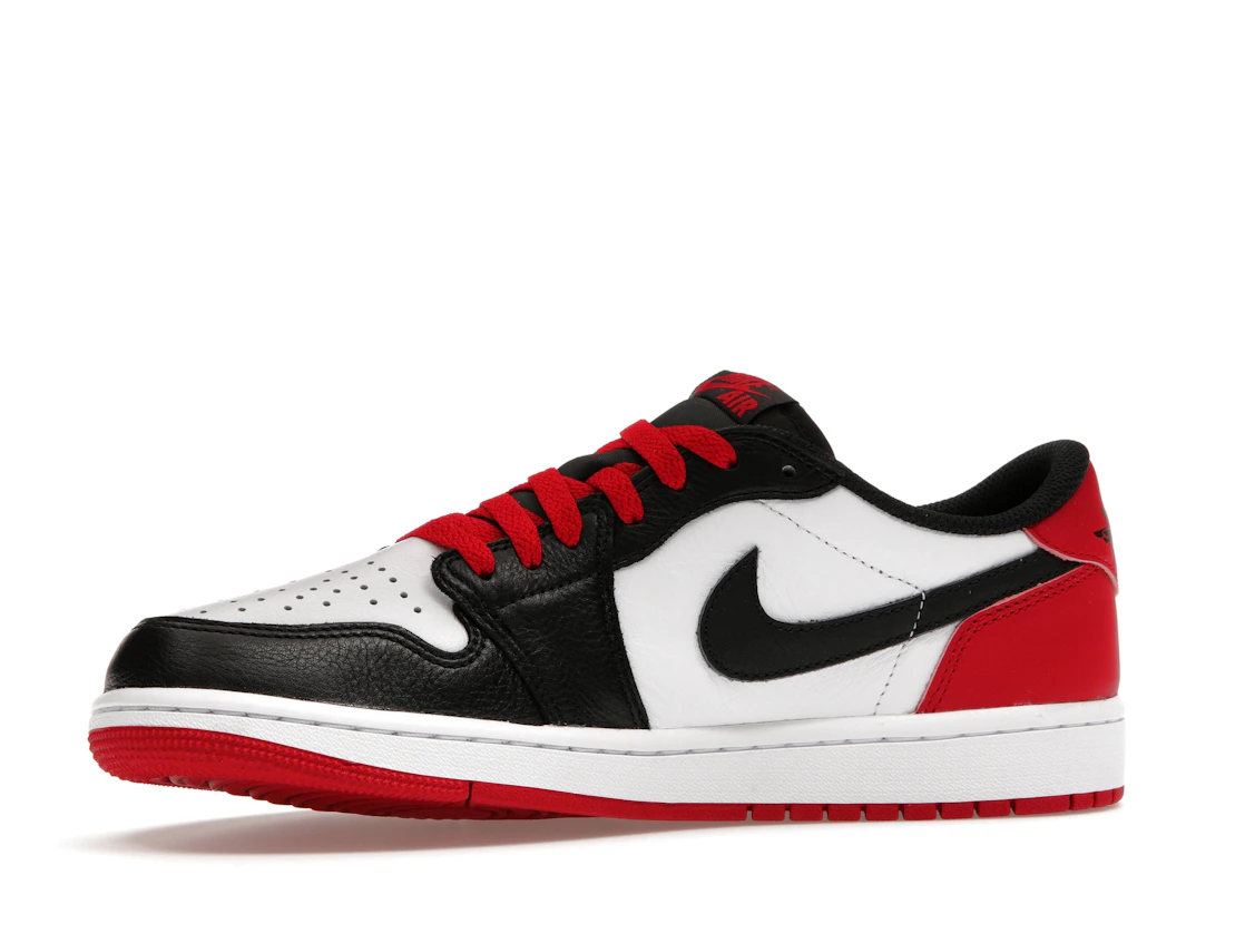 Vue 17 de Jordan 1 Retro Low OG Black Toe (2023)