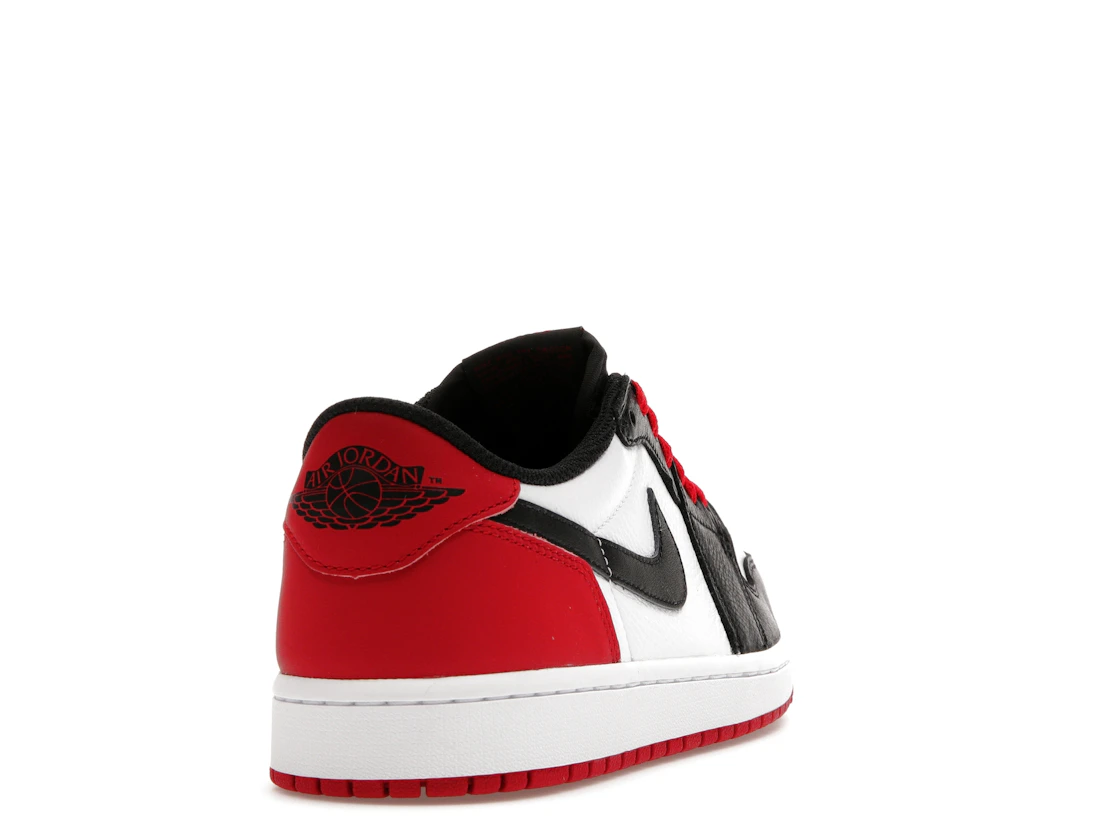 Vue 30 de Jordan 1 Retro Low OG Black Toe (2023)