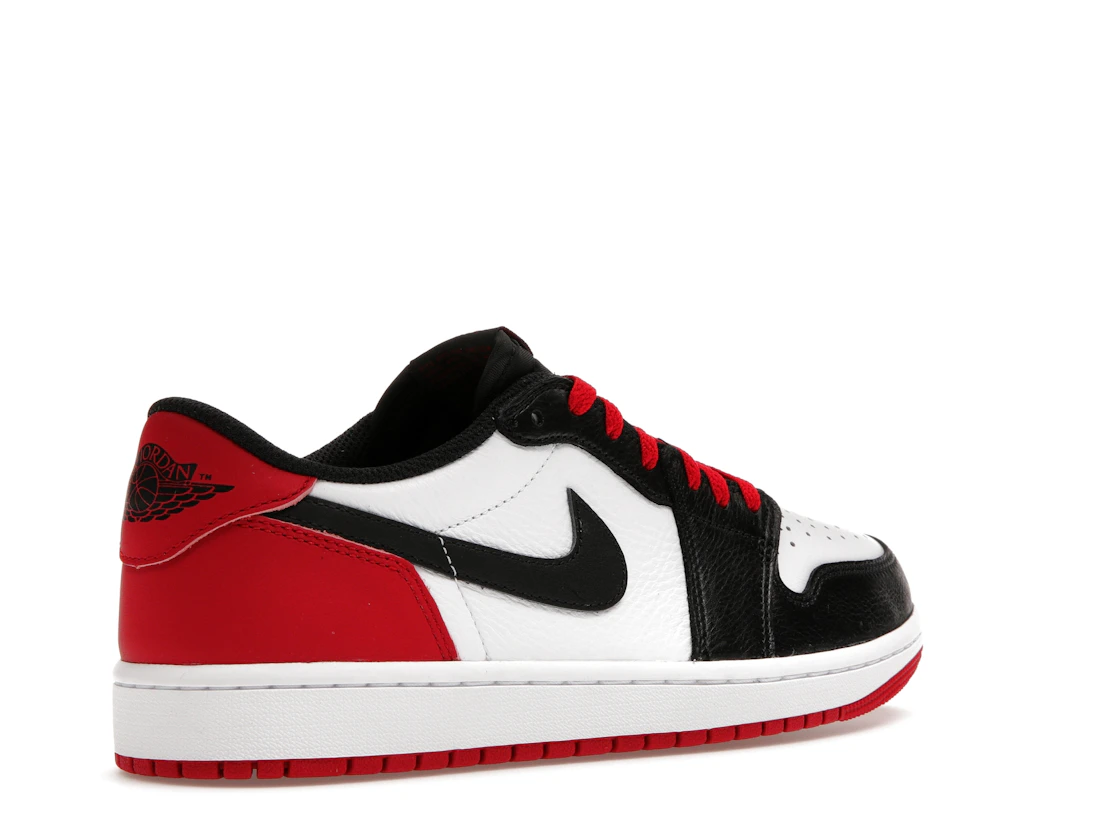 Vue 33 de Jordan 1 Retro Low OG Black Toe (2023)