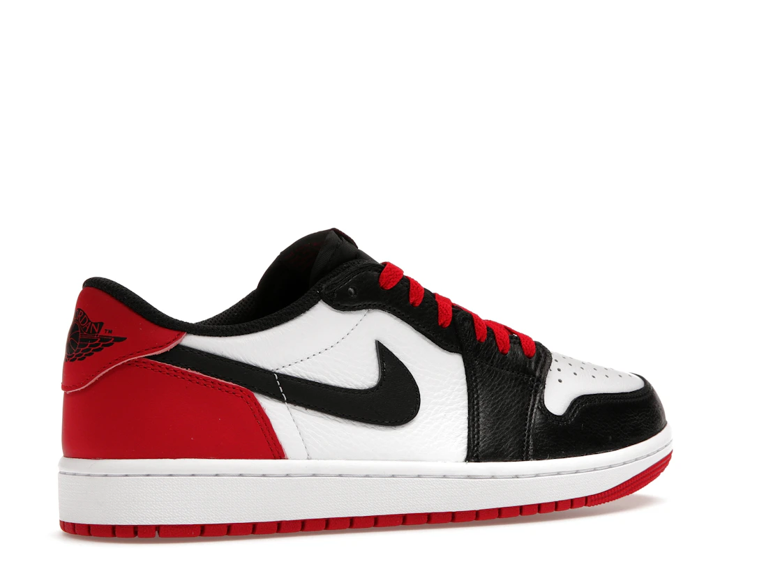 Vue 34 de Jordan 1 Retro Low OG Black Toe (2023)