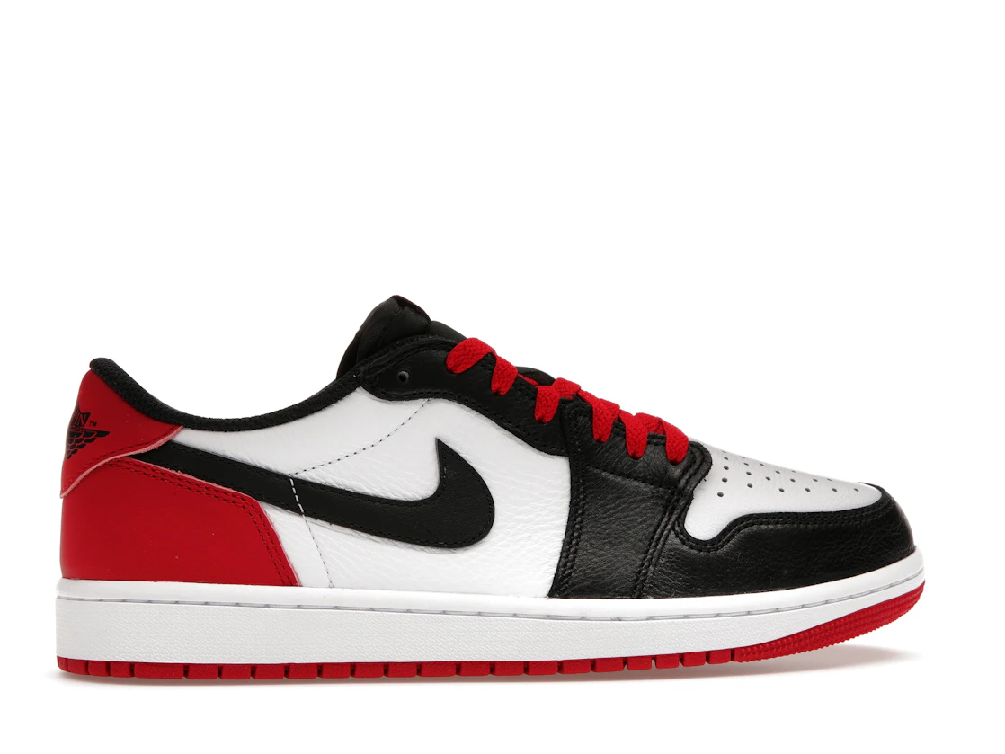 Vue 36 de Jordan 1 Retro Low OG Black Toe (2023)